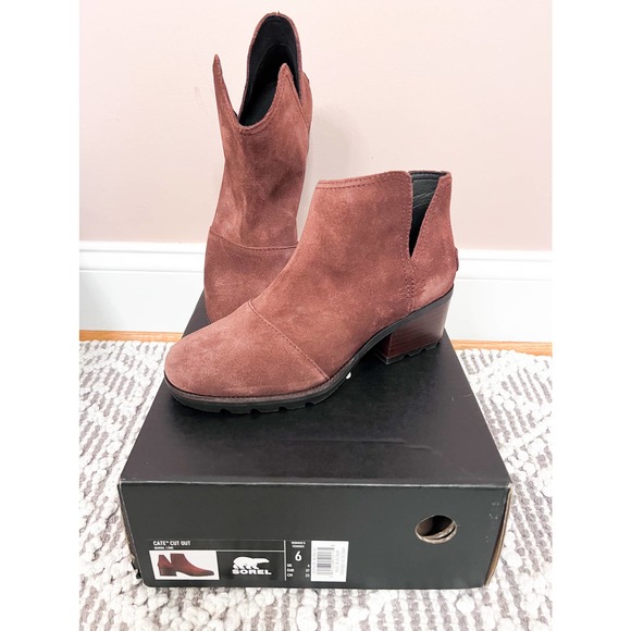 Sorel Suede Boot Cate Cut Out NWT - Picture 10 of 10